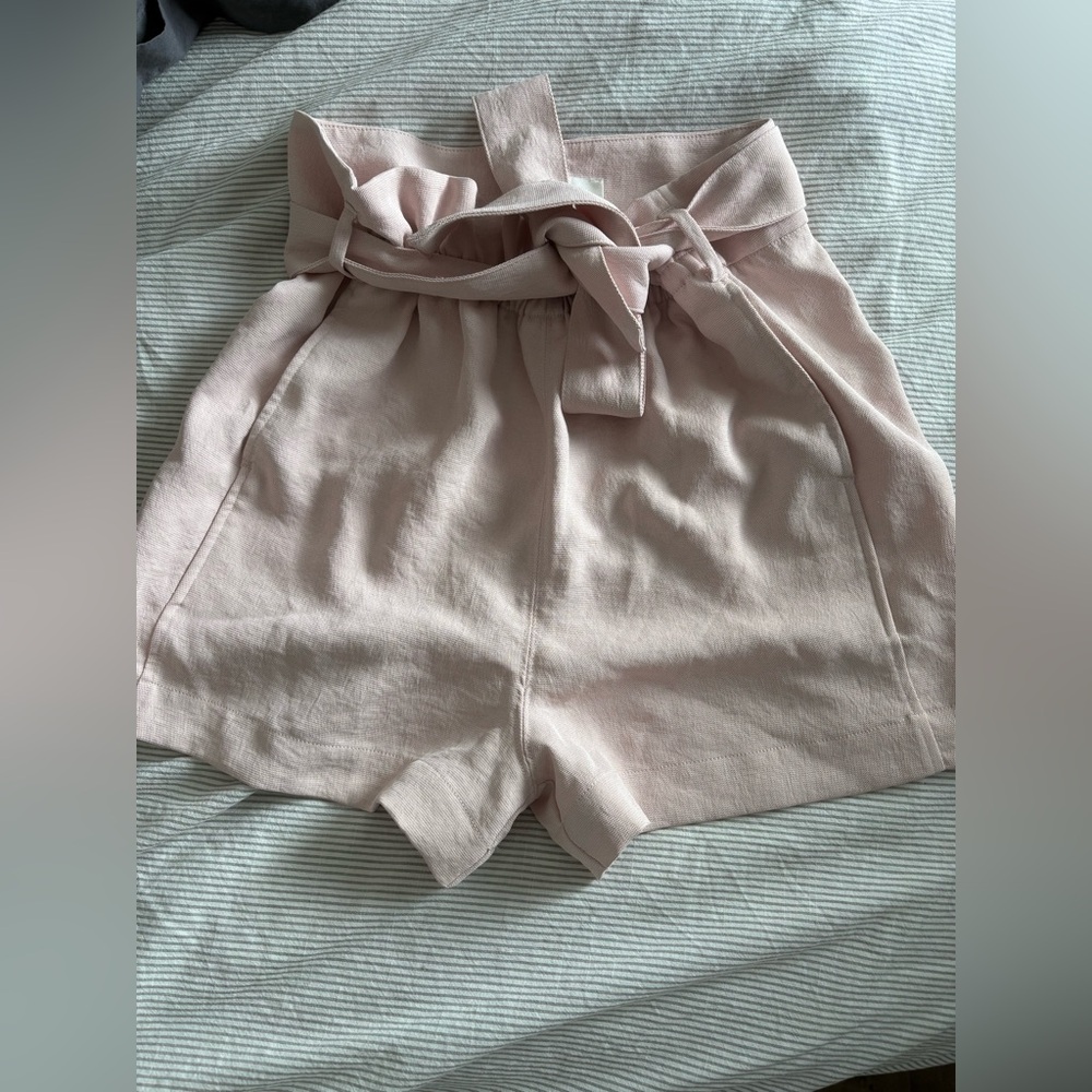 NWOT Wilfred Gelas Paperbag Short Size 10